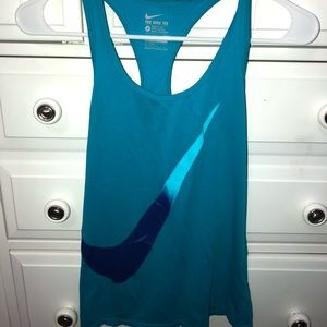nike running top